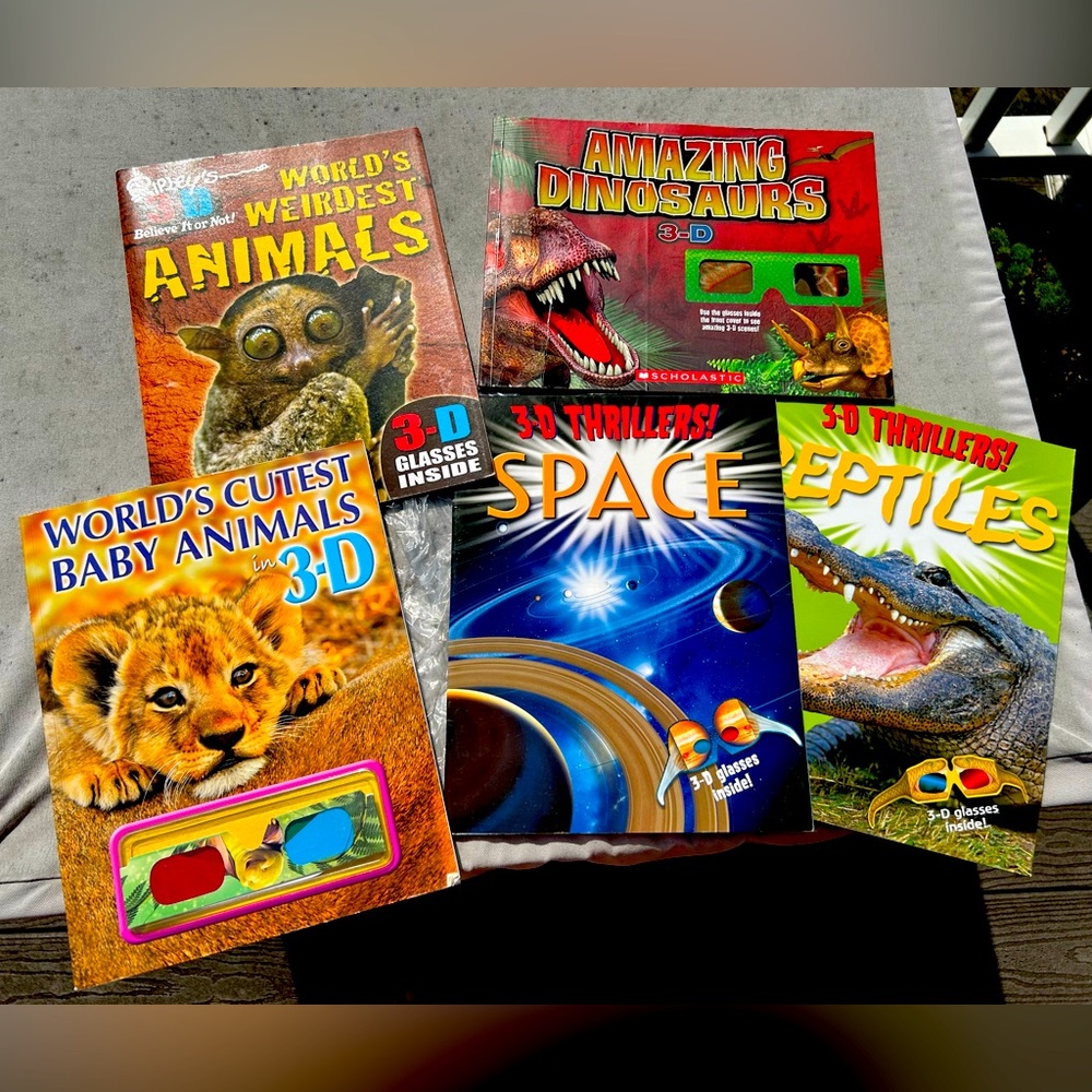 GUC Scholastic Books 3D books, set of 5. Put on 3D glasses to view!